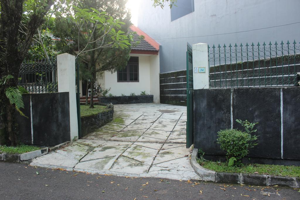 Riverrun Home Bogor Luaran gambar